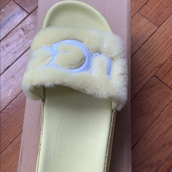 UGG 2020 Canary Platform Slippers - Picture 3 of 5